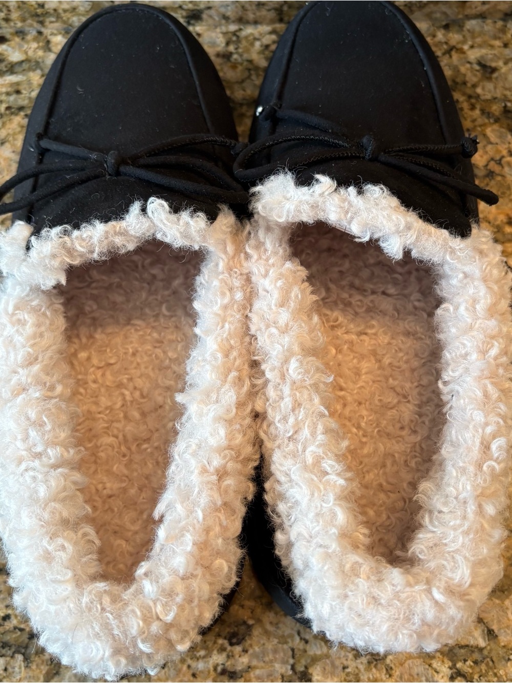 Vionic slippers - Picture 3 of 7